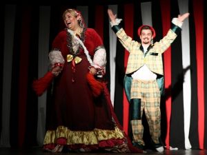 Konak’ta haftasonu tiyatro keyfi