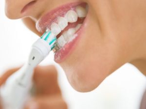 Şarjlı diş fırçalarında bilinçsiz kullanımına dikkat