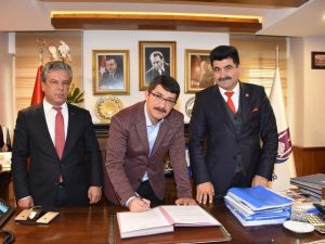 Şehzadeler’de belediye binaları eğitim merkezi oluyor