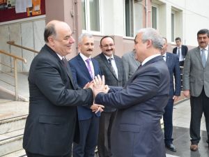 Vali Güvençer, emekli olan Milli Eğitim Müdürü Dernekbaş’ı uğurladı