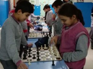 Çavdarhisar Ortaokulu’nda Satranç turnuvası