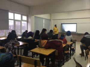 Öğrencilere sağlık okuryazarlığı semineri