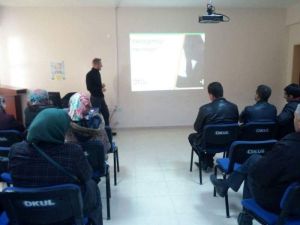 Aslanapa İmam Hatip Ortaokulu’nda velilere madde ve teknoloji bağımlılığı semineri