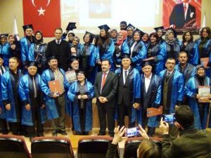 50 yaşından sonra kep atıp mezun oldular