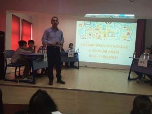 Çavdarhisar Ortaokulu’nda dönem sonu bilgi yarışması