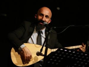 Mecaz ile ‘İzmir Türküleri’ dile geldi