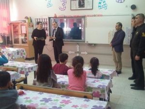 Selendili öğrencilerin karne sevinci