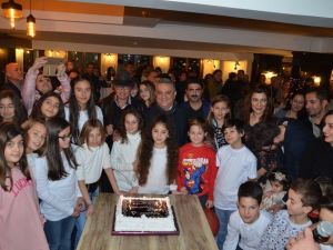 Kuşadası Belediye Tiyatrosu 3 yaşında