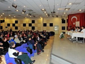 Çeşme Kent Konseyi, kadın yazarlarla Çeşmelileri buluşturdu