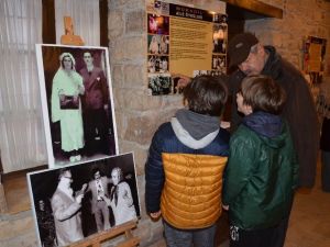 Kuşadası’nda  ‘Mübadil Kuşaklar’ fotoğraf sergisi ziyarete açıldı