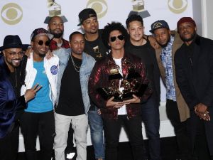 Bruno Mars, Grammy Ödülleri’ne damga vurdu