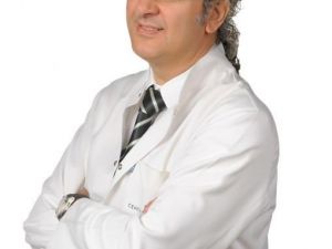 Gençlerde saç kaybı çözümsüz değil