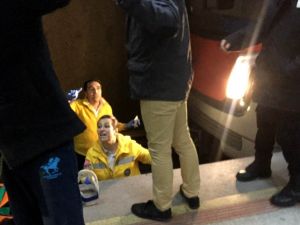 Ankara metrosunda raylara düşen genç kız kurtarıldı