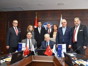 İzmir Ticaret Odası üyelerine kredi kolaylığı