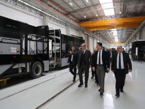 ATO Başkanı Baran, Türkiye’nin ilk ihraç edilecek metro araçlarını inceledi