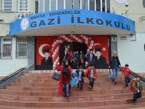 Öğrenci ve öğretmenler ders başı yaptı