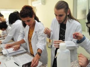 Ege Üniversitesi Hastanesi şifa dağıtıyor