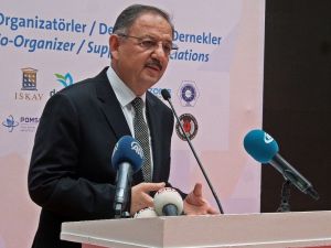 Bakan Özhaseki: "Yılda 500 bin konutu değiştireceğiz"