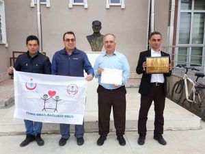 Çavdarhisar İmam Hatip Ortaokulu’na ’Beyaz Bayrak’ ödülü