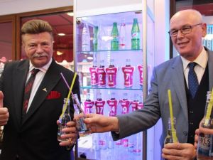 Bu kez gazozu Nuri Alço içti