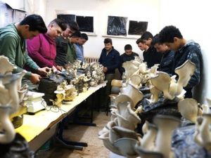 Hem öğreniyorlar, hem kazandırıyorlar