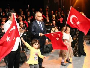 Bayraklı’da sevenler için özel konser