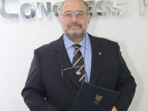 Prof. Dr. Barlas N. Aytaçoğlu “Aşırı sağlık takıntısı, hayatınızın stresidir”