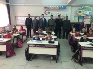 Kaymakam Çelik: Yarınlarımız sizlerin sayesinde emin ellerde olacak