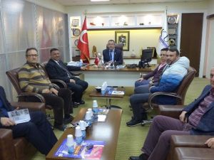 Esnaf odasının yeni yönetimi Kuşadası Ticaret Odası’nı ziyaret etti