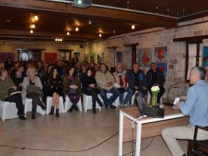 Kuşadası’nda ’Mitoloji ve Bilim’ söyleşisi yapıldı