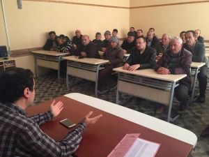 Kula’da meyve ağaçlarını budama kursu