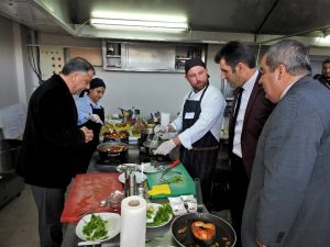 Kalfalık-ustalık belgesi uygulamalı sınavla dağıtıldı