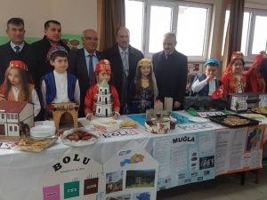 Kula’da öğrencilerden ’81 İl Kula’da Buluşuyor’ sergisi