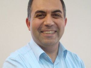 Kırışıkların giderilmesi ve  hacim vermede yüz dolgusu uygulaması