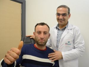 Kazada kaybettiği kulağından yeni bir kulak daha yapıldı
