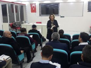 Eğitim-Bir-Sen üyelerini sınava hazırlıyor