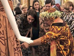 Cambridge Düşesi Middleton, Türk modacının tasarımını giydi