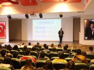 Manisa’da öğrencilere yeni sınav sistemi anlatıldı