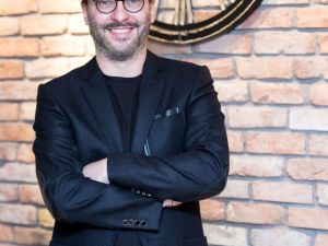 ’’Göbek ve karın bölgesi yağları için lazerlipoliz yöntemi uygulanabilir’’