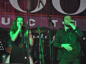 Kars’ta Grup İmera ve Ece Seçkin sevenlerini coşturdu