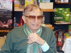 Usta oyuncu Haldun Dormen: “Türk tiyatrosunda olumlu değişiklikler var”