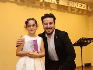 Kağıthane Belediyesi Kültür etkinliklerinde şiir rüzgarı esti