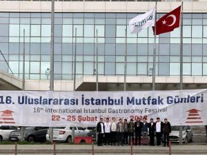 Çeşmeli genç aşçılar İstanbul’dan 24 ödülle döndü