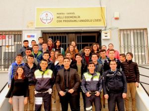 Sarıgöl’de öğrencilere güvenli motosiklet kullanımı anlatıldı