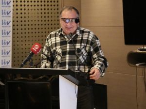 62 yaşındaki tavuk karası hastası artık biyonik gözle dünyaya bakacak