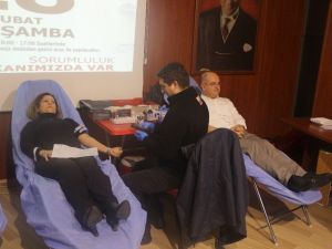 Eğitimciler ve velilerden Kızılay’a kan bağışı