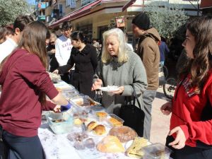 Özel Kavaklı Anadolu Lisesi öğrencileri kadınlar içi seferber oldu