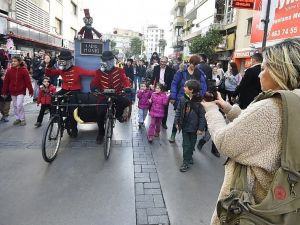 İzmir’de kukla zamanı