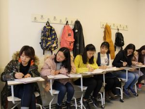 Çinli öğrenciler Türkçe öğreniyor