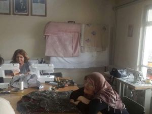 400 saatlik kursu bitirip meslek sahibi oldular